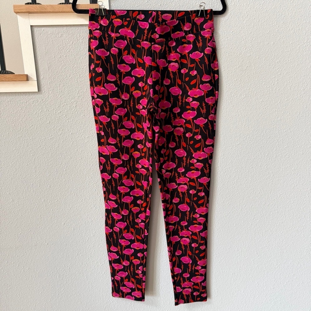 Floral Patterned Leggings - Black and Pink
